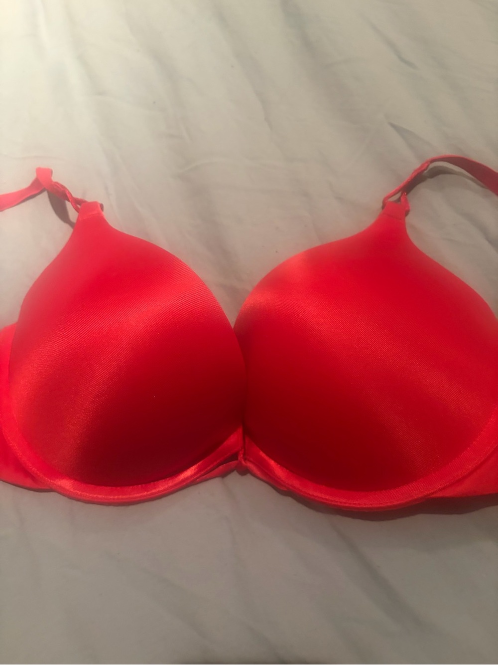 Victoria's Secret BombShell Plunge look 2 sizes Larger. Smooth Red T-Shirt bra.